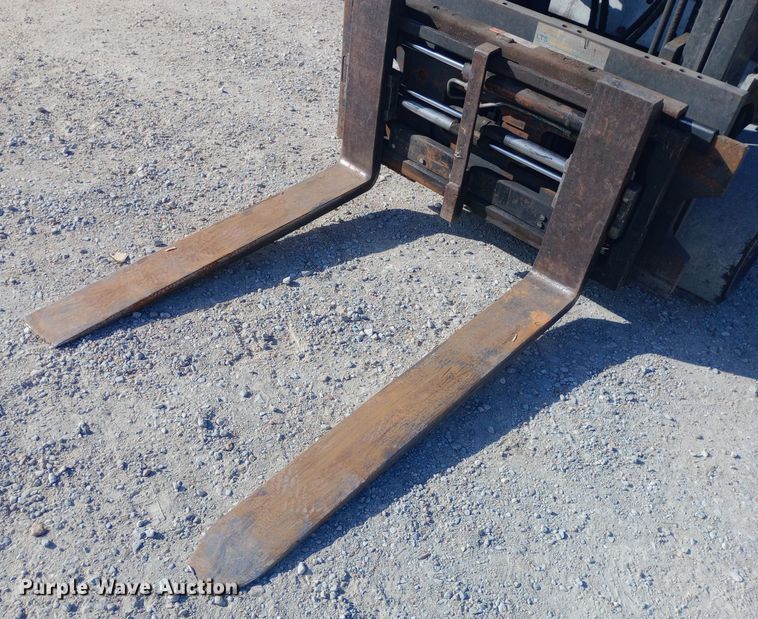 image for item EN8671 Nissan 40 forklift