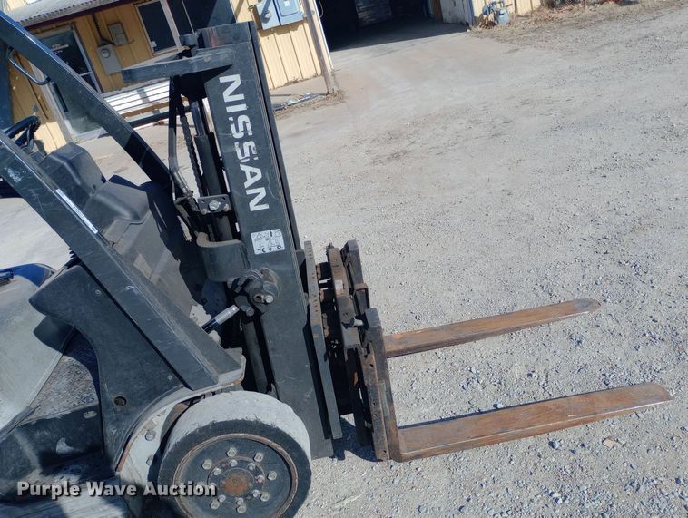 image for item EN8671 Nissan 40 forklift