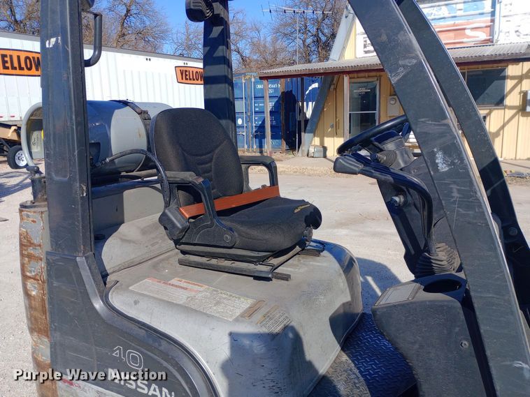 image for item EN8671 Nissan 40 forklift