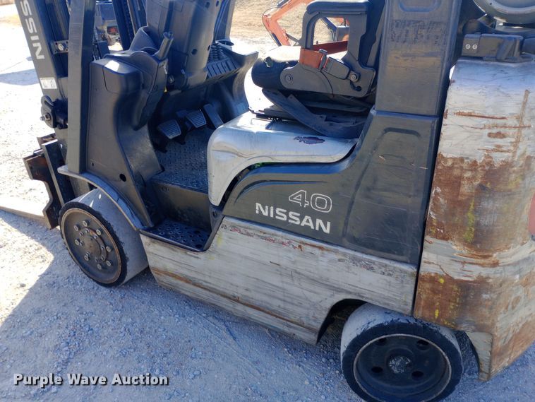 image for item EN8671 Nissan 40 forklift