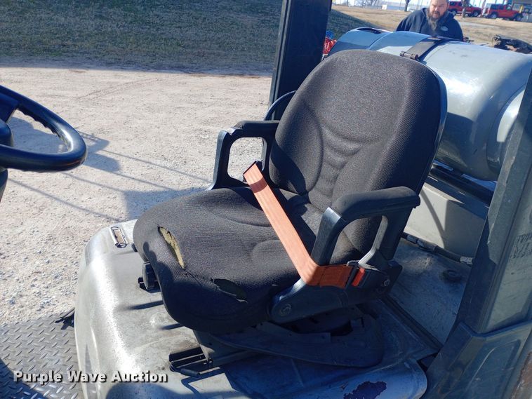 image for item EN8671 Nissan 40 forklift