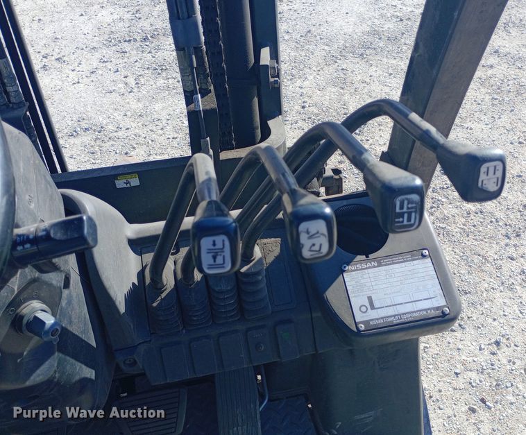 image for item EN8671 Nissan 40 forklift