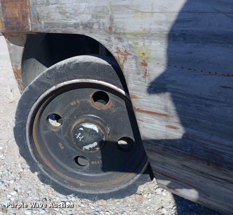 image for item EN8671 Nissan 40 forklift