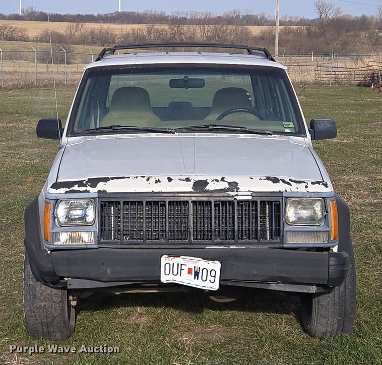 image for item EQ3847 1996 Jeep  Cherokee  SUV
