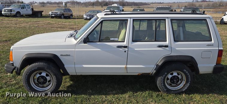 image for item EQ3847 1996 Jeep  Cherokee  SUV