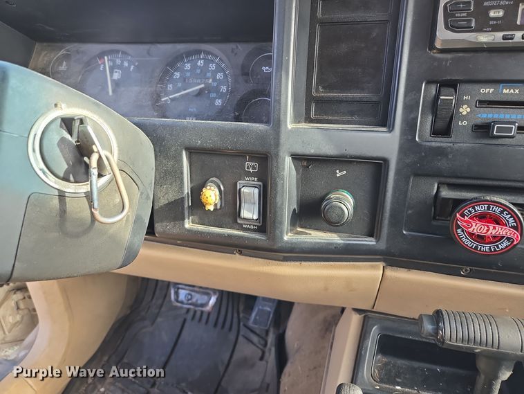 image for item EQ3847 1996 Jeep  Cherokee  SUV