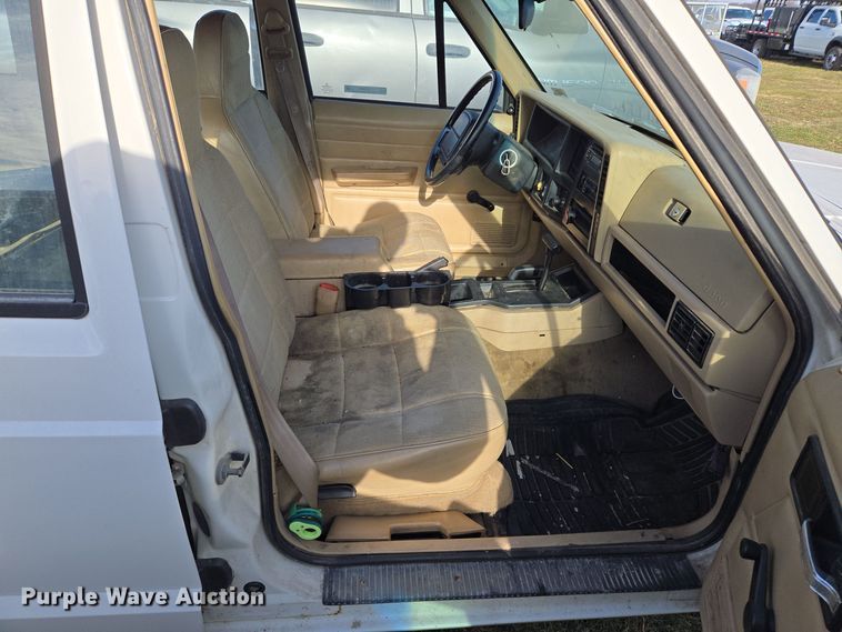 image for item EQ3847 1996 Jeep  Cherokee  SUV