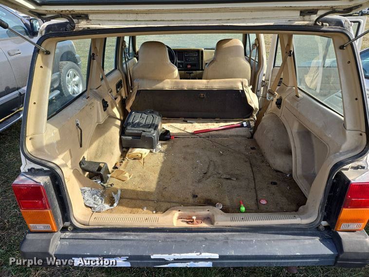 image for item EQ3847 1996 Jeep  Cherokee  SUV