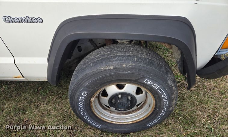 image for item EQ3847 1996 Jeep  Cherokee  SUV