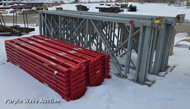 image for item EQ3900 Teardrop pallet racking 