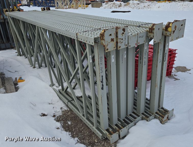 image for item EQ3900 Teardrop pallet racking 