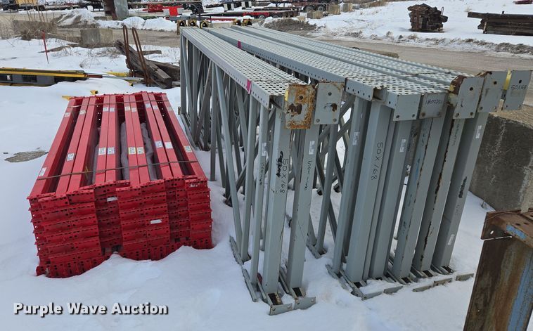 image for item EQ3900 Teardrop pallet racking 