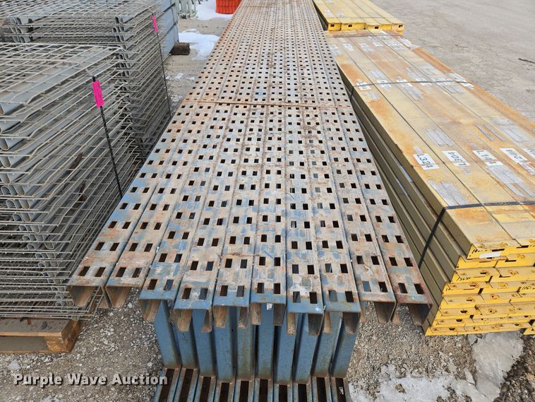 image for item EQ3901 T-Bolt  pallet racking 