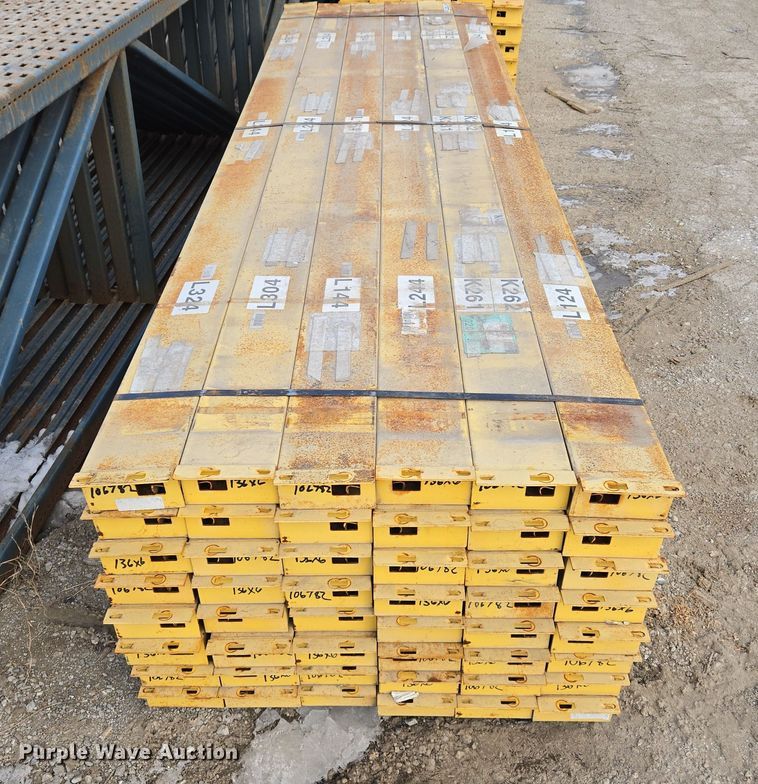 image for item EQ3901 T-Bolt  pallet racking 