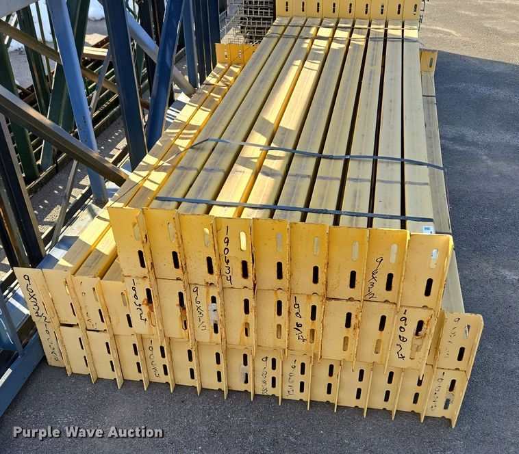 image for item EQ3903 T-Bolt  pallet racking 