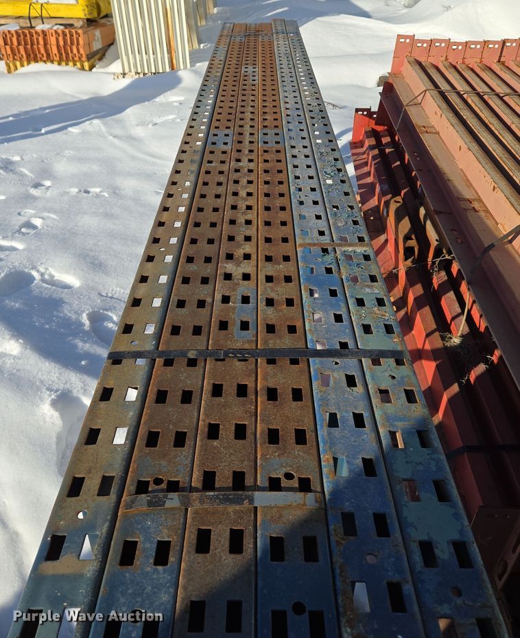 image for item EQ3903 T-Bolt  pallet racking 