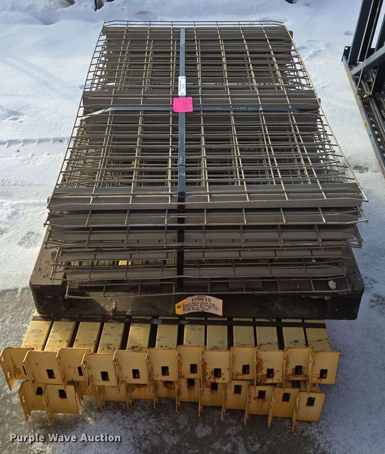 image for item EQ3905 T-Bolt  pallet racking 