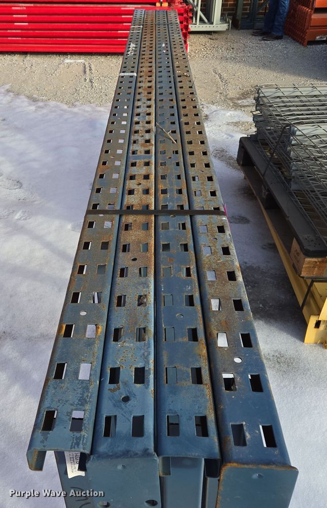 image for item EQ3905 T-Bolt  pallet racking 