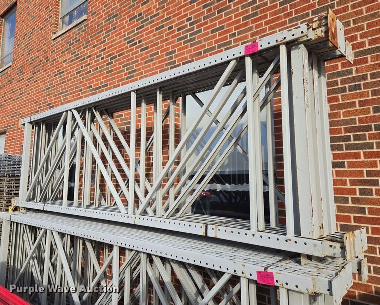 image for item EQ3906 Teardrop pallet racking 