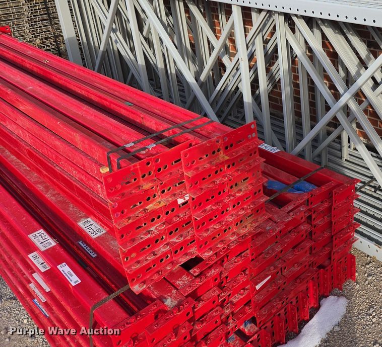 image for item EQ3906 Teardrop pallet racking 