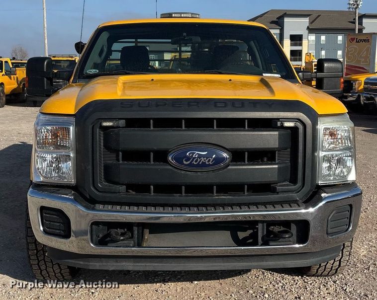 image for item ER4749 2015 Ford F350 Super Duty XL utility bed pickup truck