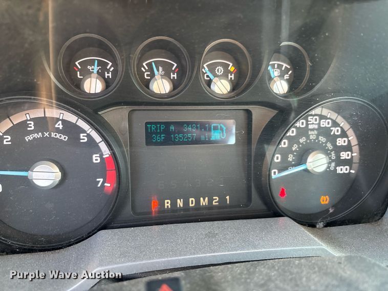 image for item ER4749 2015 Ford F350 Super Duty XL utility bed pickup truck