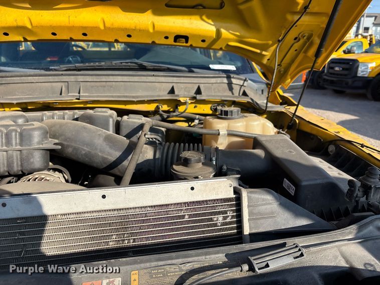 image for item ER4749 2015 Ford F350 Super Duty XL utility bed pickup truck