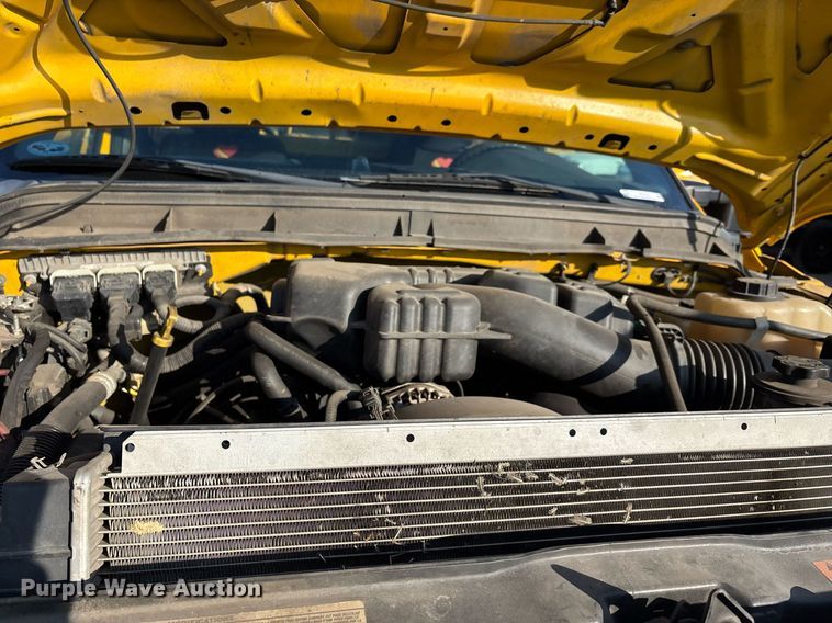 image for item ER4749 2015 Ford F350 Super Duty XL utility bed pickup truck