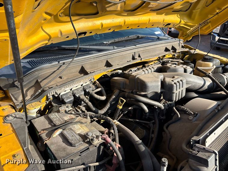 image for item ER4749 2015 Ford F350 Super Duty XL utility bed pickup truck