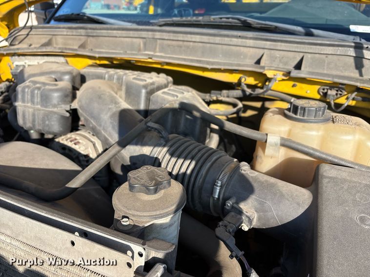 image for item ER4749 2015 Ford F350 Super Duty XL utility bed pickup truck