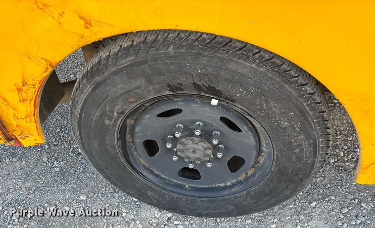 image for item ER4749 2015 Ford F350 Super Duty XL utility bed pickup truck