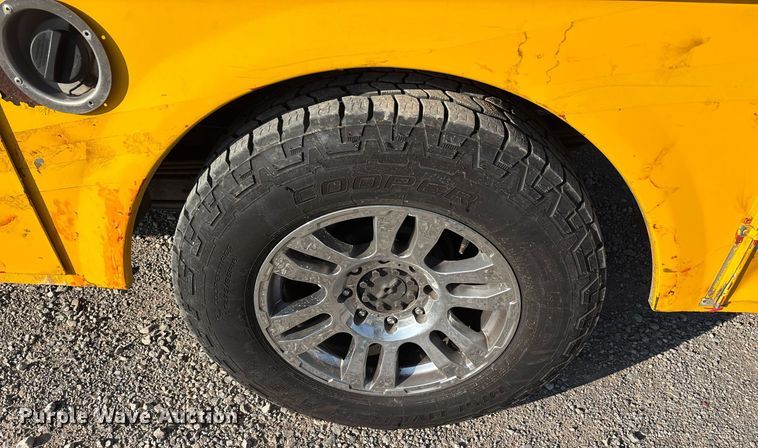 image for item ER4749 2015 Ford F350 Super Duty XL utility bed pickup truck