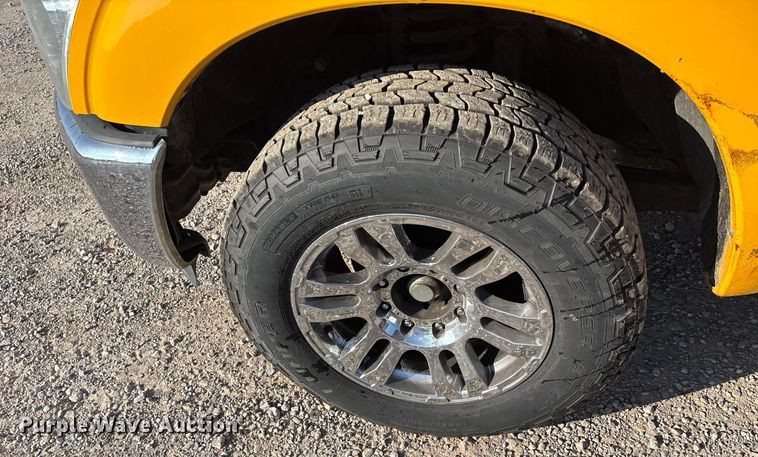 image for item ER4749 2015 Ford F350 Super Duty XL utility bed pickup truck