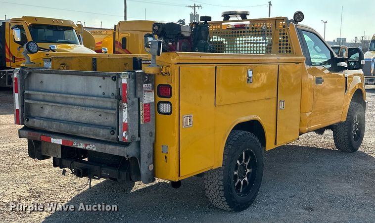 image for item ER4750 2017 Ford F350 Super Duty XL utility bed pickup truck