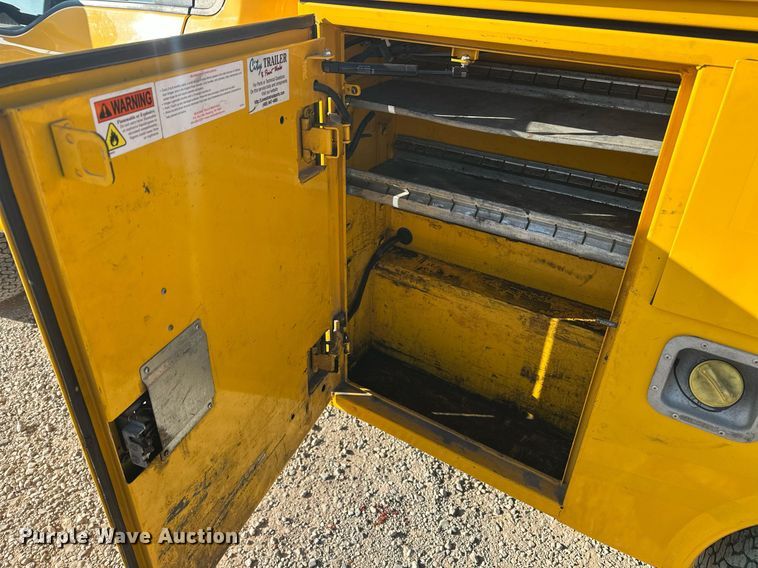 image for item ER4750 2017 Ford F350 Super Duty XL utility bed pickup truck