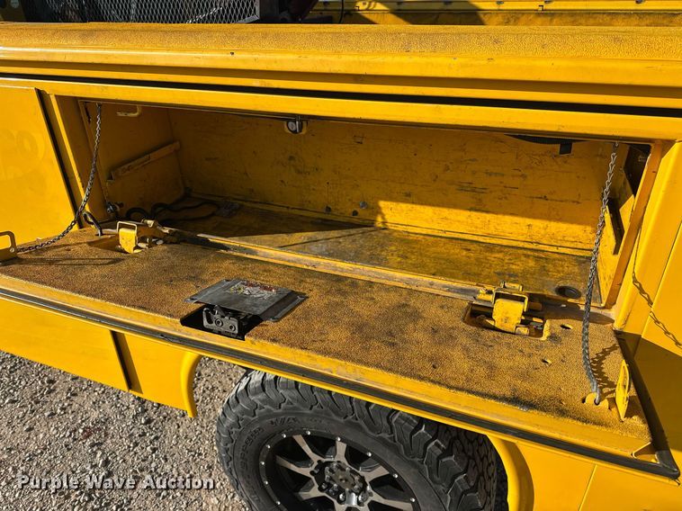 image for item ER4750 2017 Ford F350 Super Duty XL utility bed pickup truck