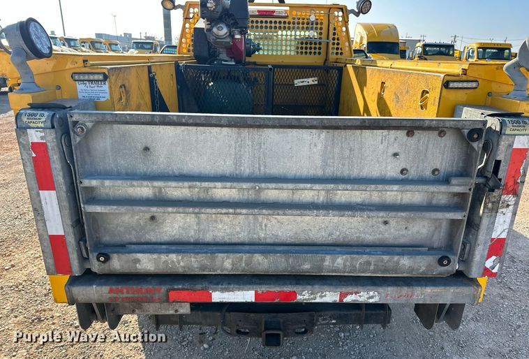 image for item ER4750 2017 Ford F350 Super Duty XL utility bed pickup truck