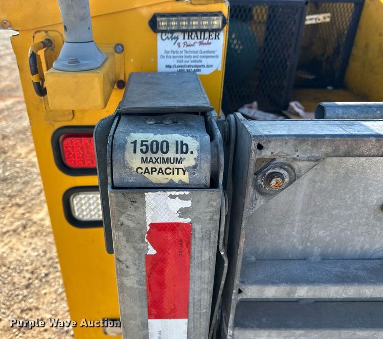 image for item ER4750 2017 Ford F350 Super Duty XL utility bed pickup truck