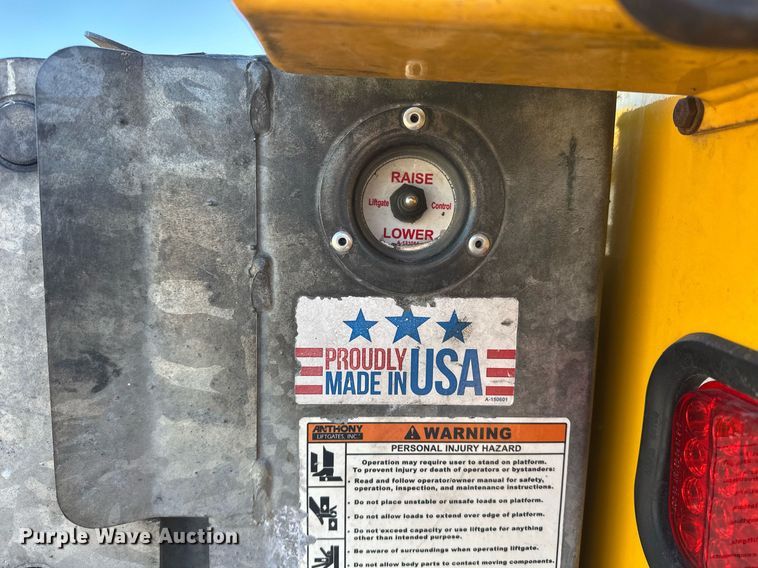 image for item ER4750 2017 Ford F350 Super Duty XL utility bed pickup truck