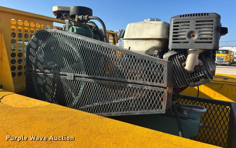 image for item ER4750 2017 Ford F350 Super Duty XL utility bed pickup truck