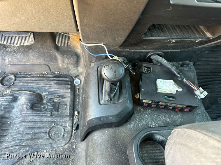 image for item ER4750 2017 Ford F350 Super Duty XL utility bed pickup truck