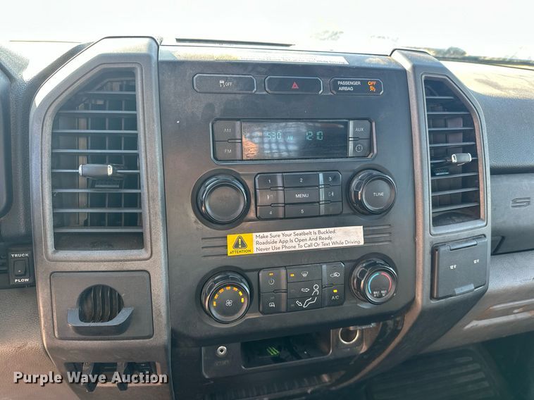 image for item ER4750 2017 Ford F350 Super Duty XL utility bed pickup truck