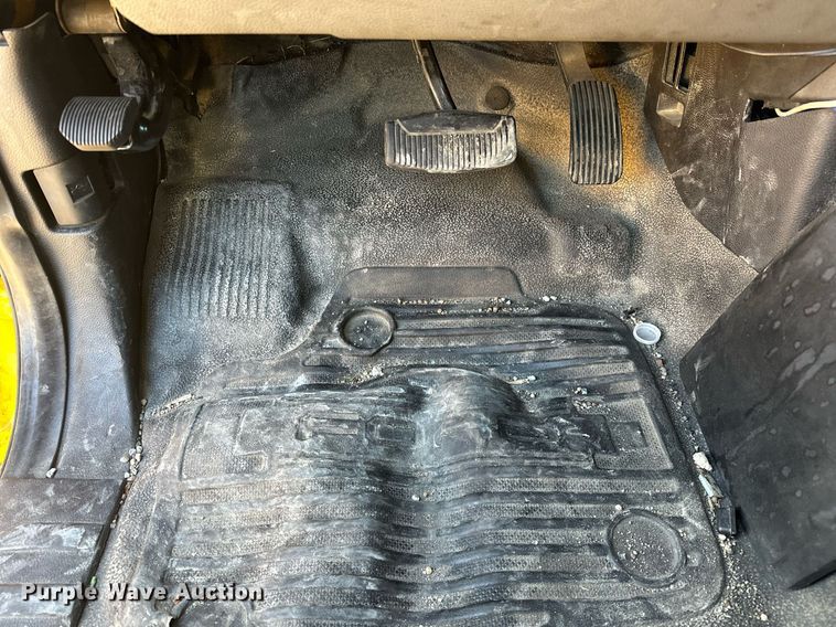 image for item ER4750 2017 Ford F350 Super Duty XL utility bed pickup truck