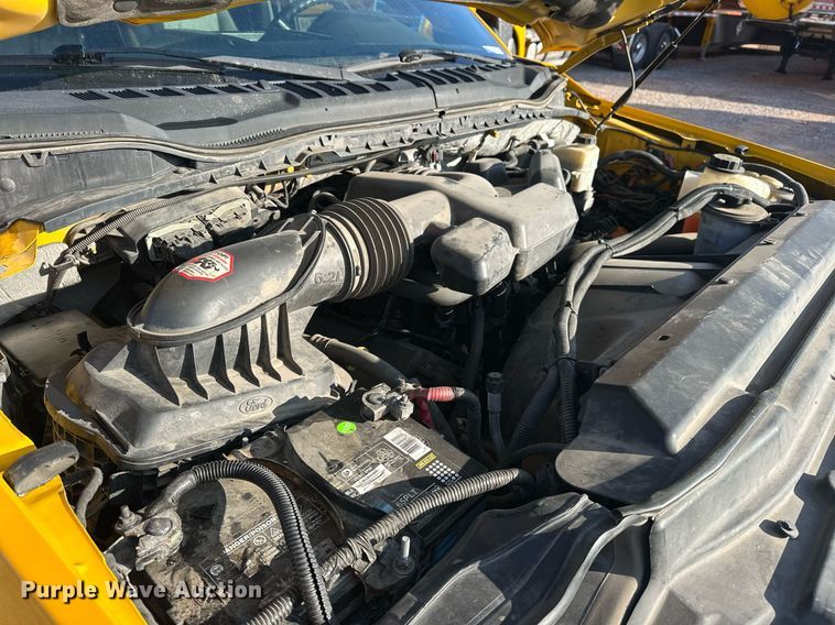 image for item ER4750 2017 Ford F350 Super Duty XL utility bed pickup truck