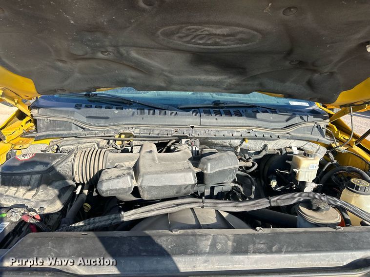 image for item ER4750 2017 Ford F350 Super Duty XL utility bed pickup truck