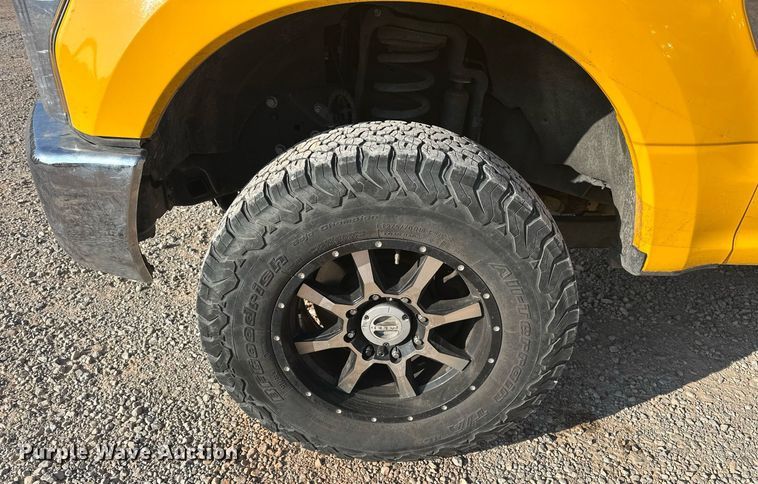 image for item ER4750 2017 Ford F350 Super Duty XL utility bed pickup truck