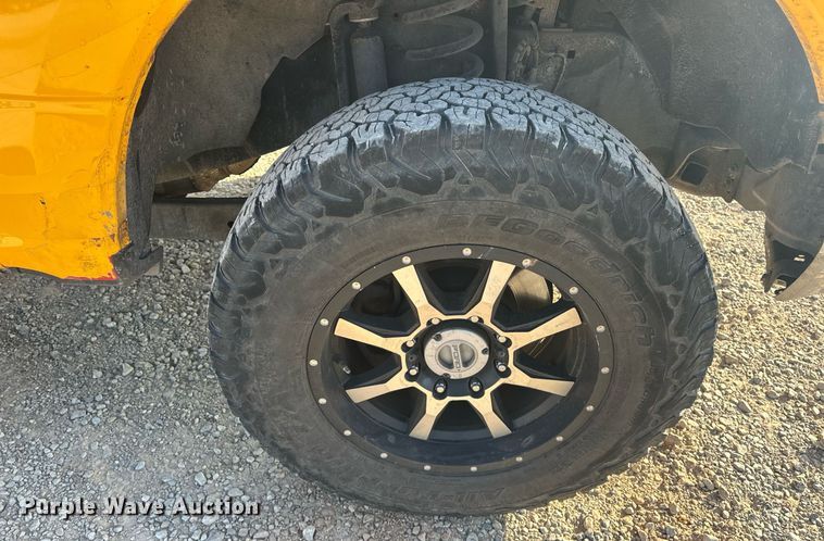 image for item ER4750 2017 Ford F350 Super Duty XL utility bed pickup truck