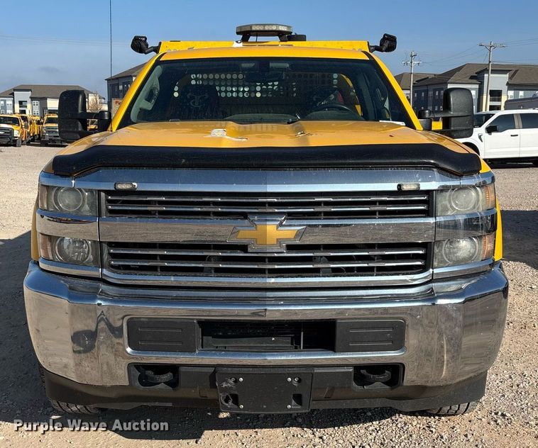 image for item ER4755 2016 Chevrolet Silverado 3500HD utility bed pickup truck