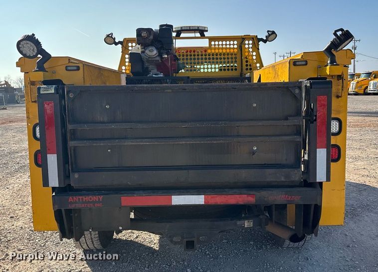 image for item ER4755 2016 Chevrolet Silverado 3500HD utility bed pickup truck