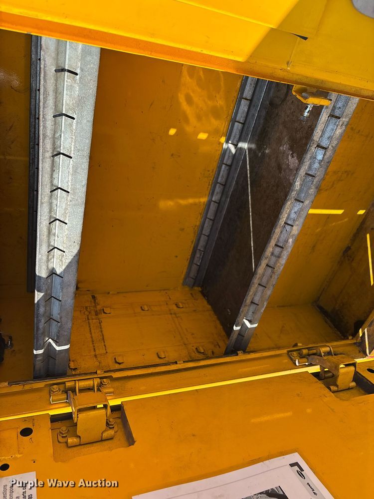 image for item ER4755 2016 Chevrolet Silverado 3500HD utility bed pickup truck